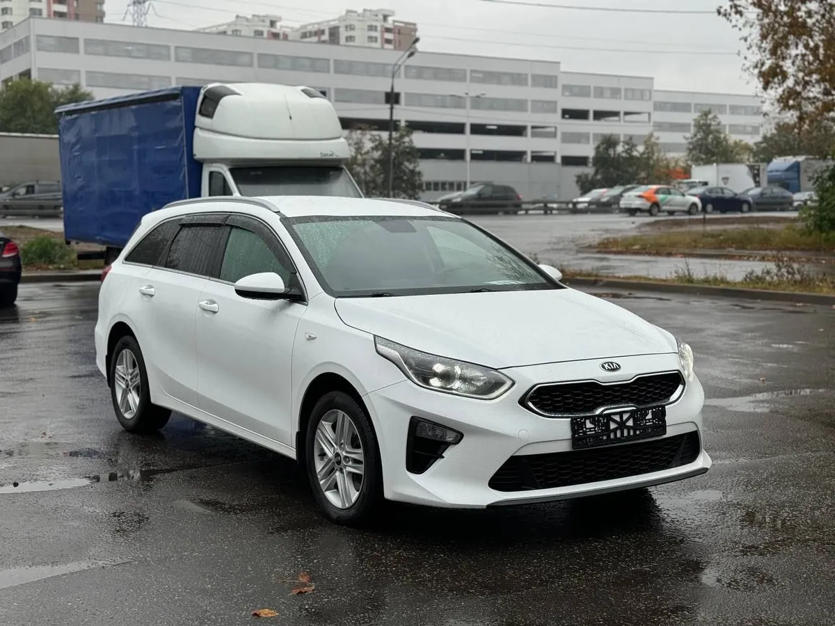 картинка Kia Ceed 1.6 AT (128 л.с.) от carsrent-spb.ru