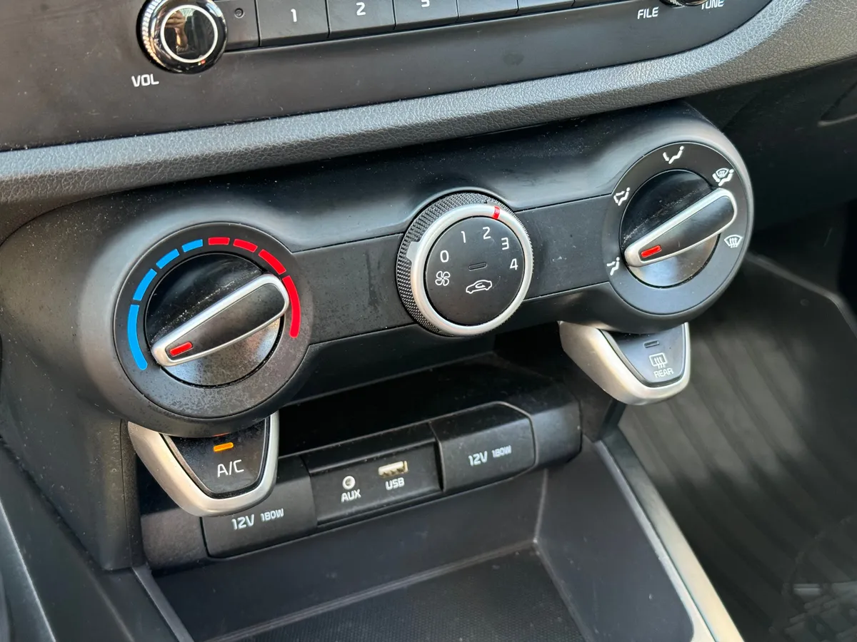 Kia Rio 1.4 AT (100 л.с.)
