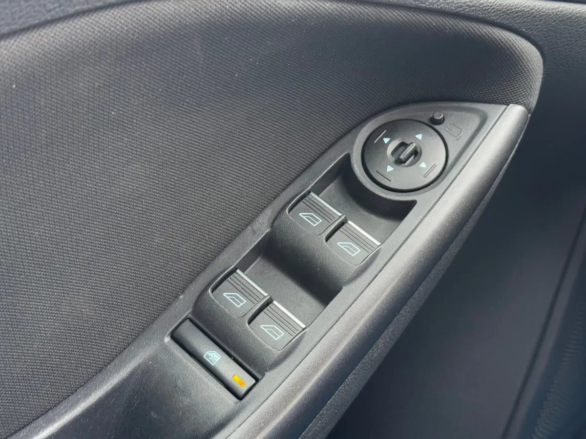 Ford Focus 1.6 Ti-VCT PowerShift (105 л.с.)