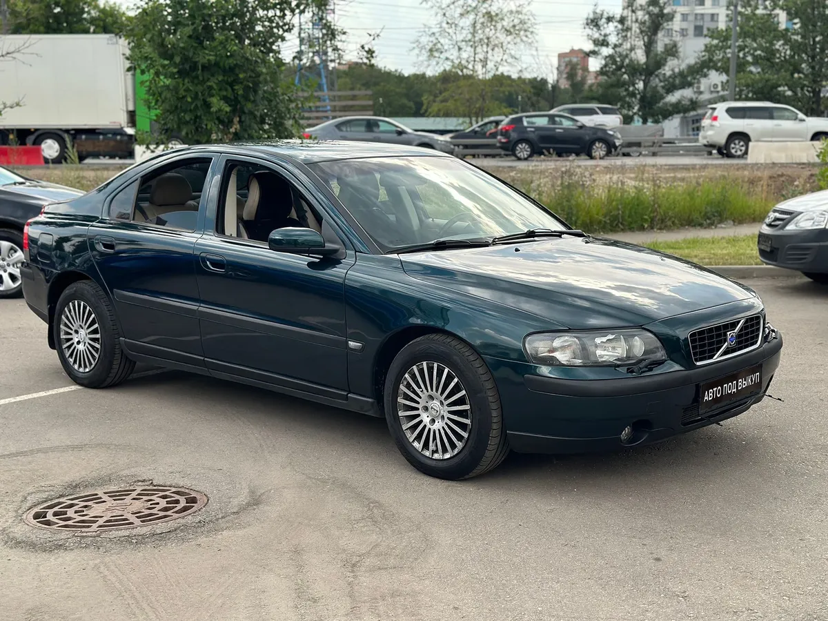 картинка Volvo S60 2.4 AT  (140 л.с.) от carsrent-spb.ru