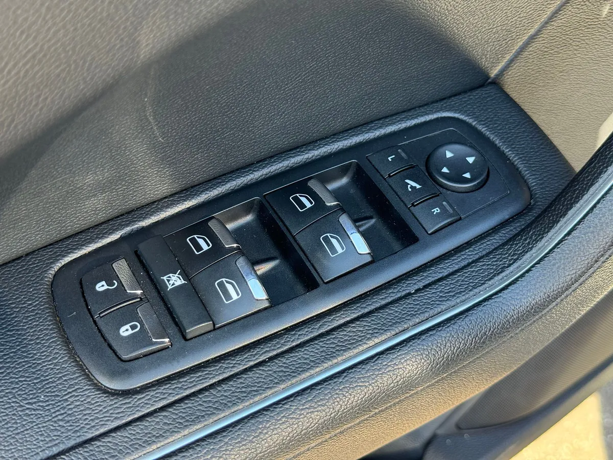 Maserati Levante 3.0 V6 AT (350 л.с.)