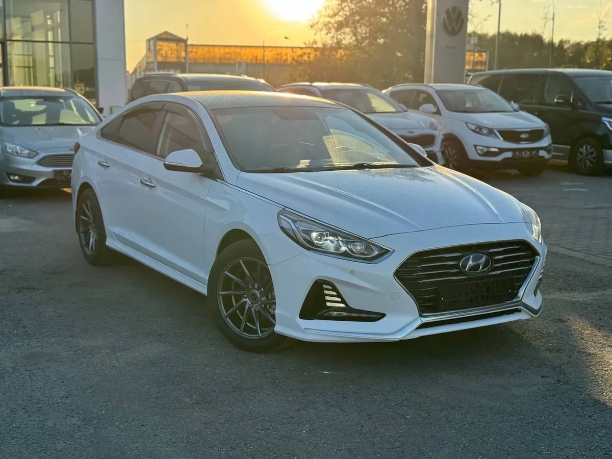 картинка Hyundai Sonata 2.0 AT (150 л.с.) от carsrent-spb.ru