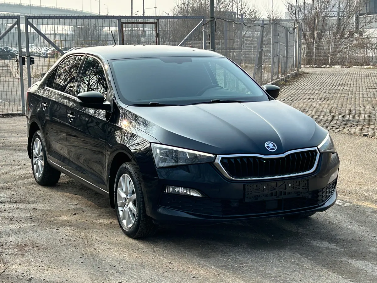 картинка Skoda Rapid 1.6 AT (110 л.с.) от carsrent-spb.ru
