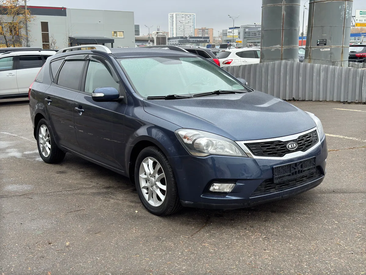 картинка Kia Ceed 1.6 MT (125 л.с.) от carsrent-spb.ru