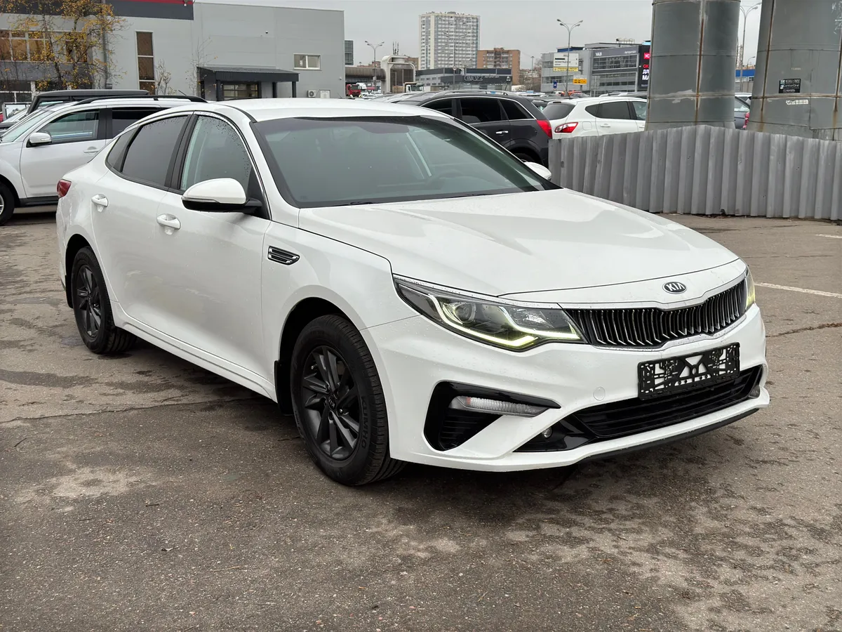 картинка Kia Optima 2.0 AT (150 л.с.) от carsrent-spb.ru