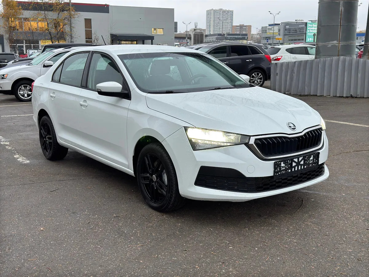 картинка Skoda Rapid 1.6 AT (110 л.с.) от carsrent-spb.ru
