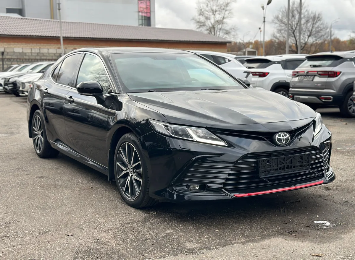 картинка Toyota Camry 2.5 AT (200 л.с.) от carsrent-spb.ru