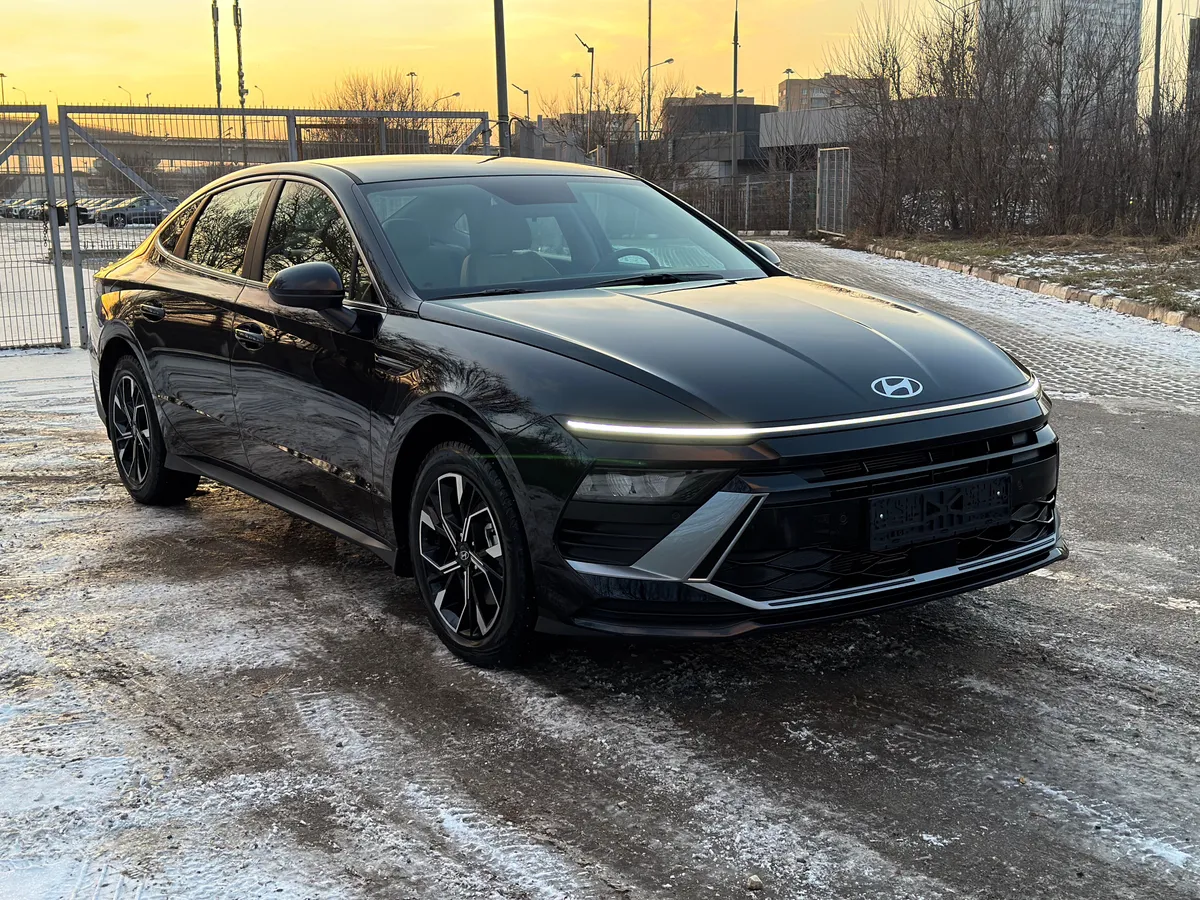 картинка Hyundai Sonata 2.5 AT (191 л.с.) от carsrent-spb.ru