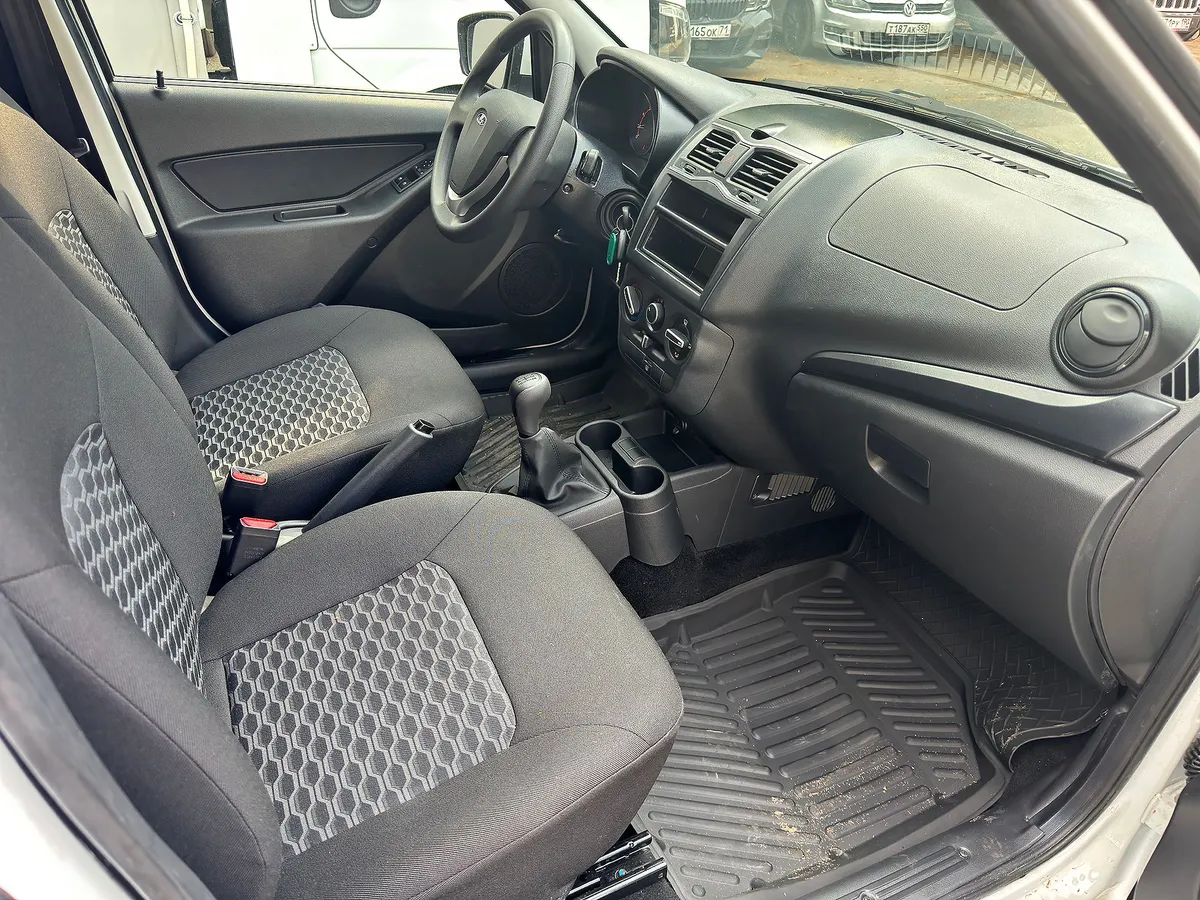 ВАЗ (Lada) Granta 1.6 MT (106 л.с.)