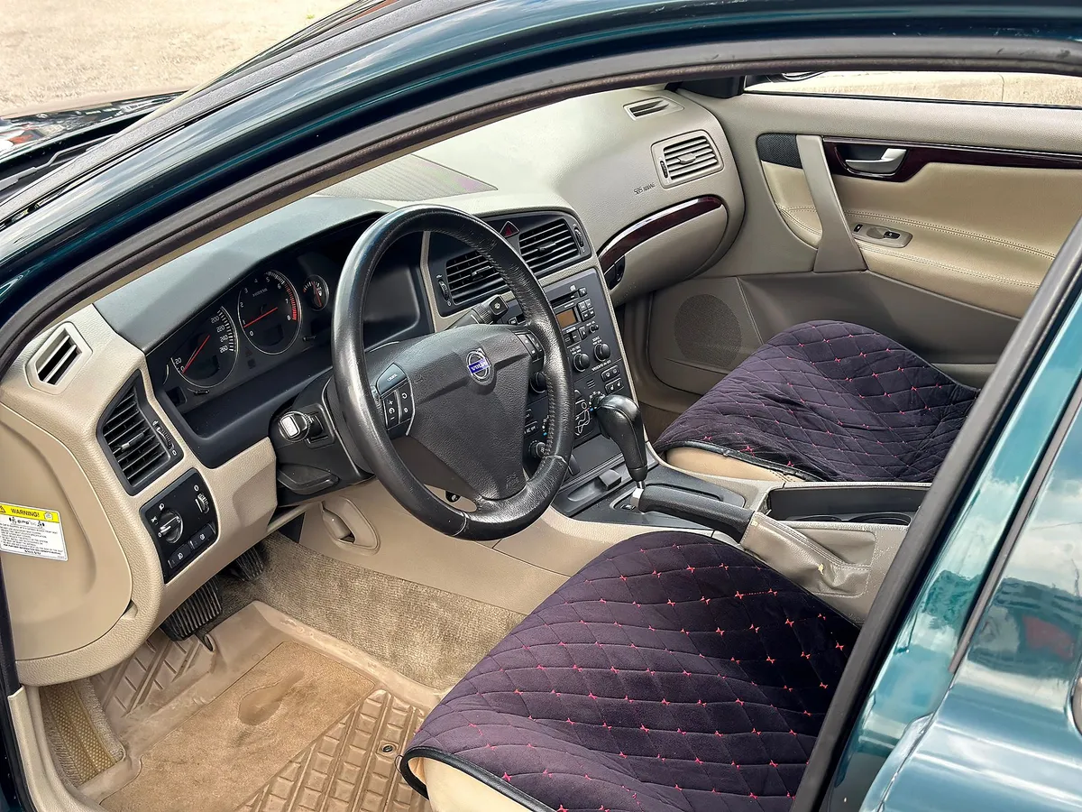 Volvo S60 2.4 AT  (140 л.с.)