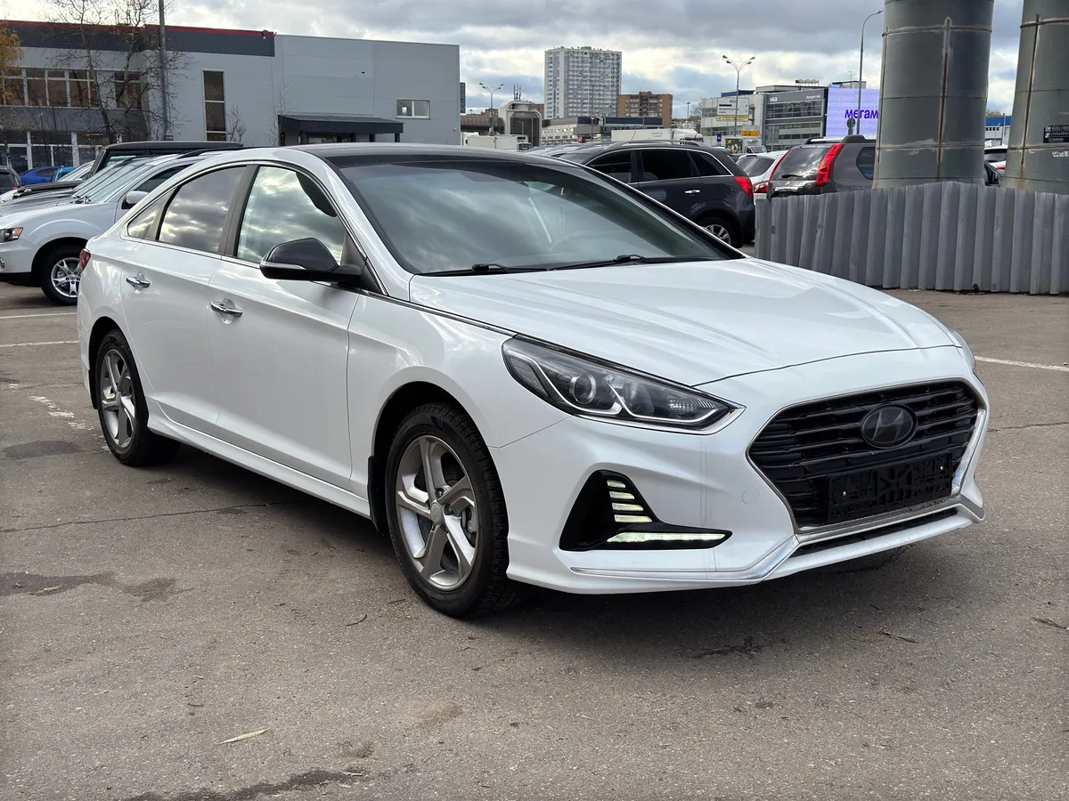 картинка Hyundai Sonata 2.0 AT (150 л.с.) от carsrent-spb.ru