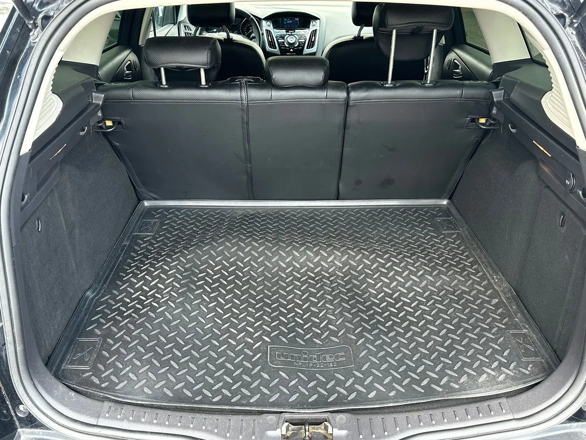 Ford Focus 1.6 PowerShift (125 л.с.)