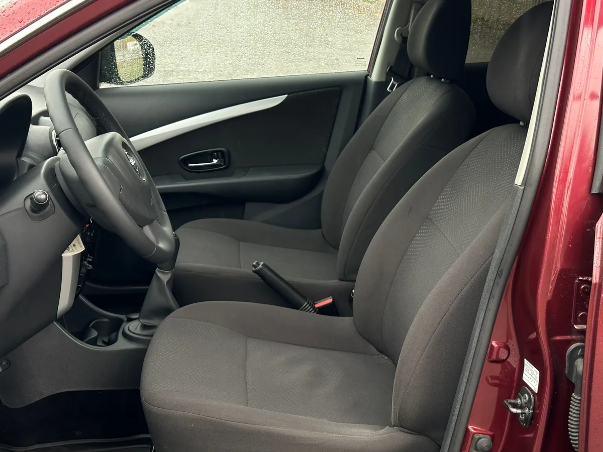 Nissan Almera 1.6 MT (102 л.с.)