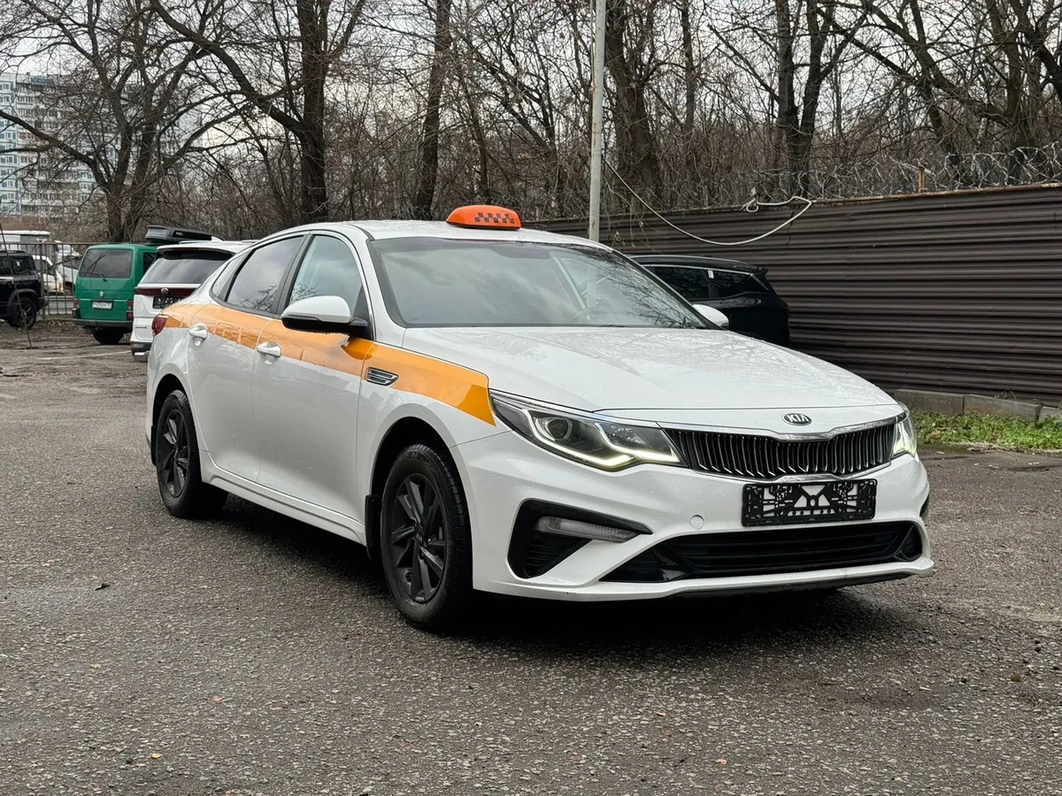 картинка Kia Optima 2.0 AT (150 л.с.) от carsrent-spb.ru