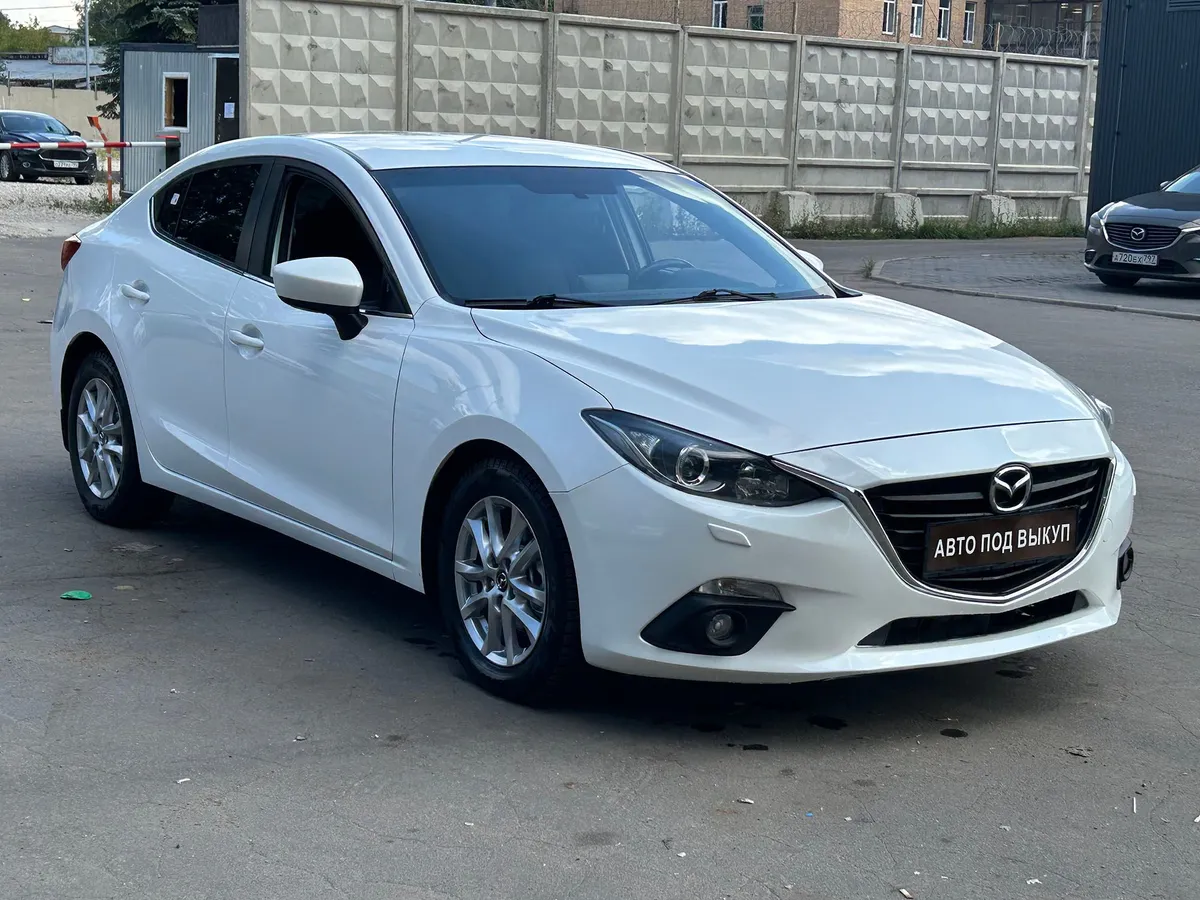 картинка Mazda 3 1.6 AT (104 л.с.) от carsrent-spb.ru