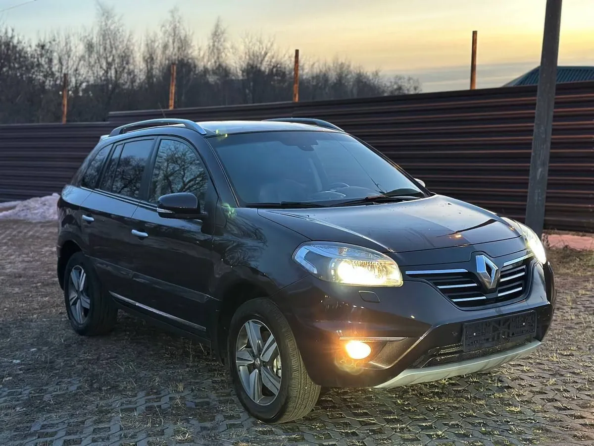 картинка Renault Koleos 2.5 CVT 4x4 (171 л.с.) от carsrent-spb.ru