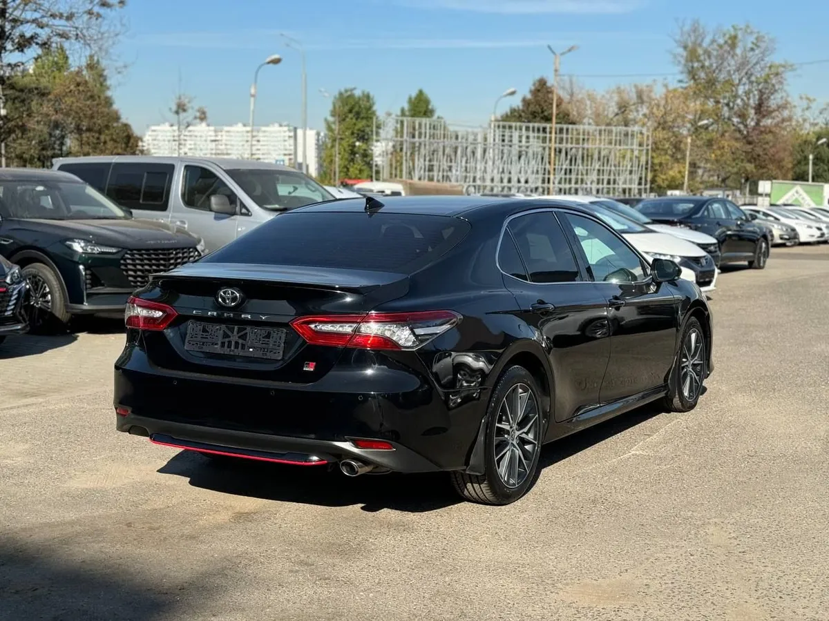 Toyota Camry 2.5 AT (200 л.с.)