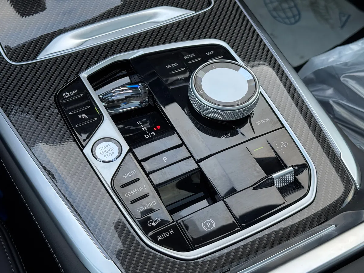 BMW X7 4.4 AT 4WD (530 л.с.)