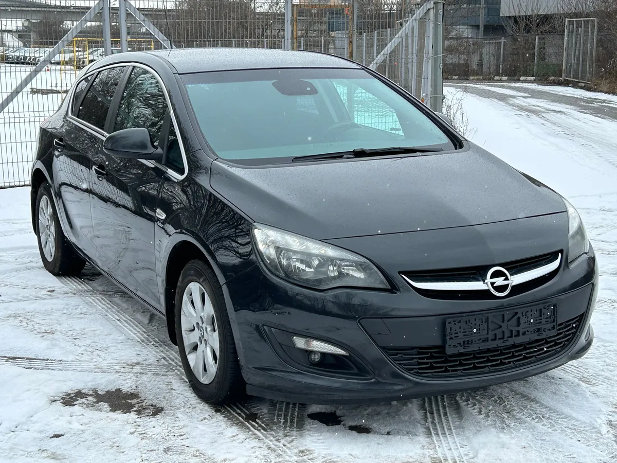 картинка Opel Astra 1.6 AT (115 л.с.) от carsrent-spb.ru