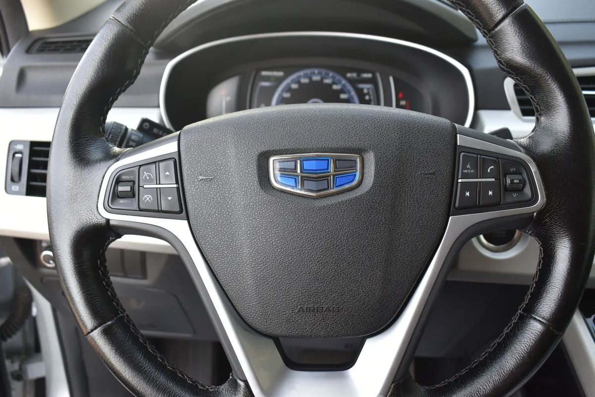 Geely Atlas 2.4 AT (148 л.с.)