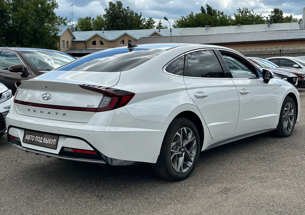 Hyundai Sonata 2.5 (180 л.с.) бензин, АКПП, передний привод