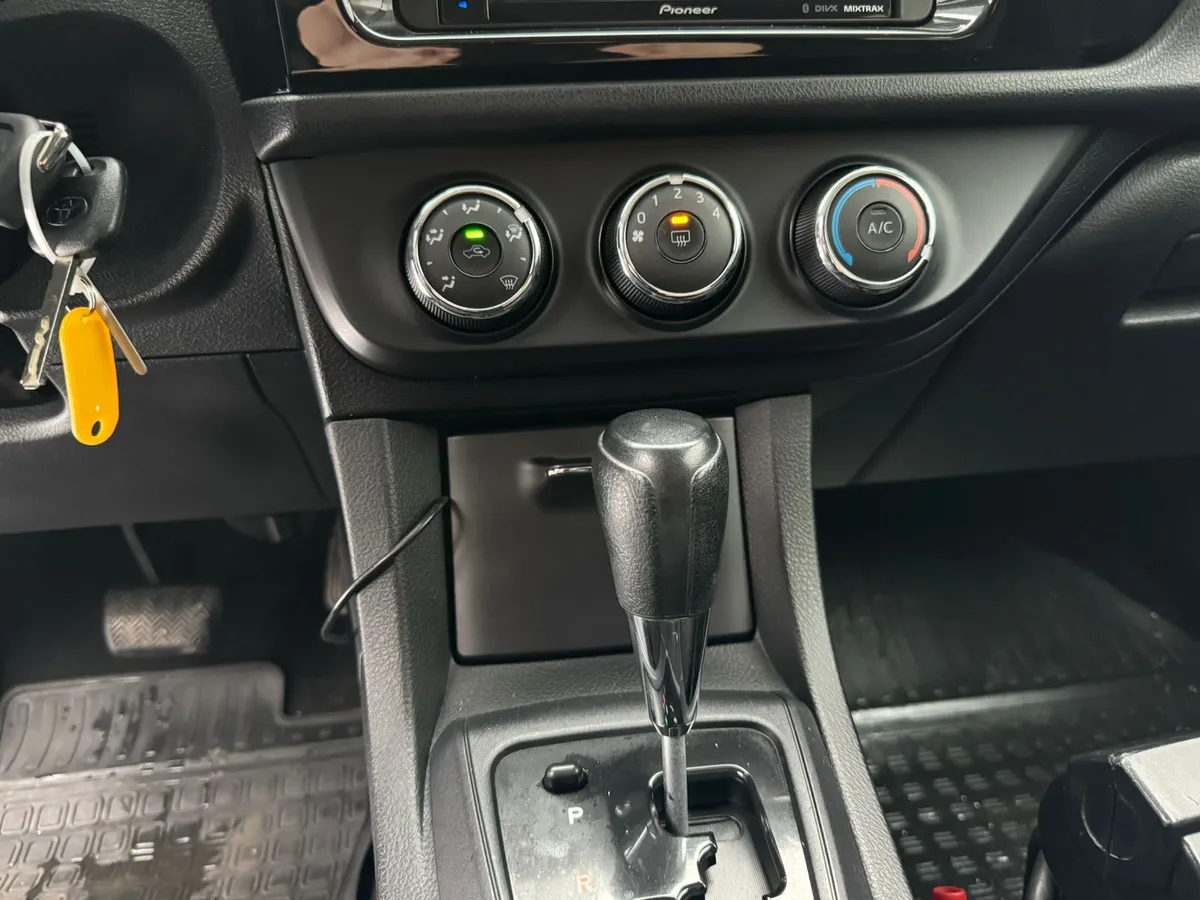 Toyota Corolla 1.6 CVT (122 л.с.)