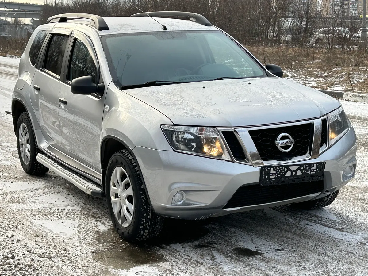 картинка Nissan Terrano 2.0 AT (135 л.с.) от carsrent-spb.ru
