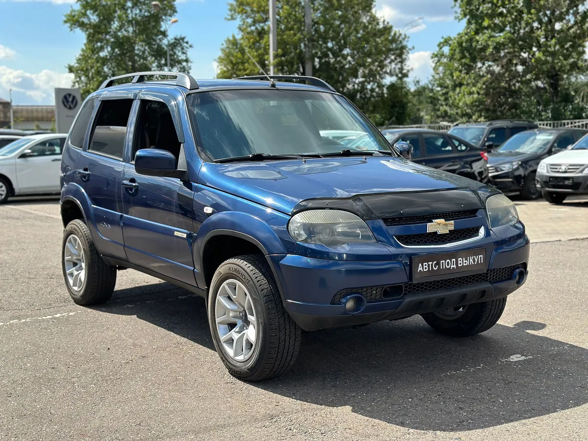 картинка Chevrolet Niva 1.7 MT (80 л.с.) от carsrent-spb.ru