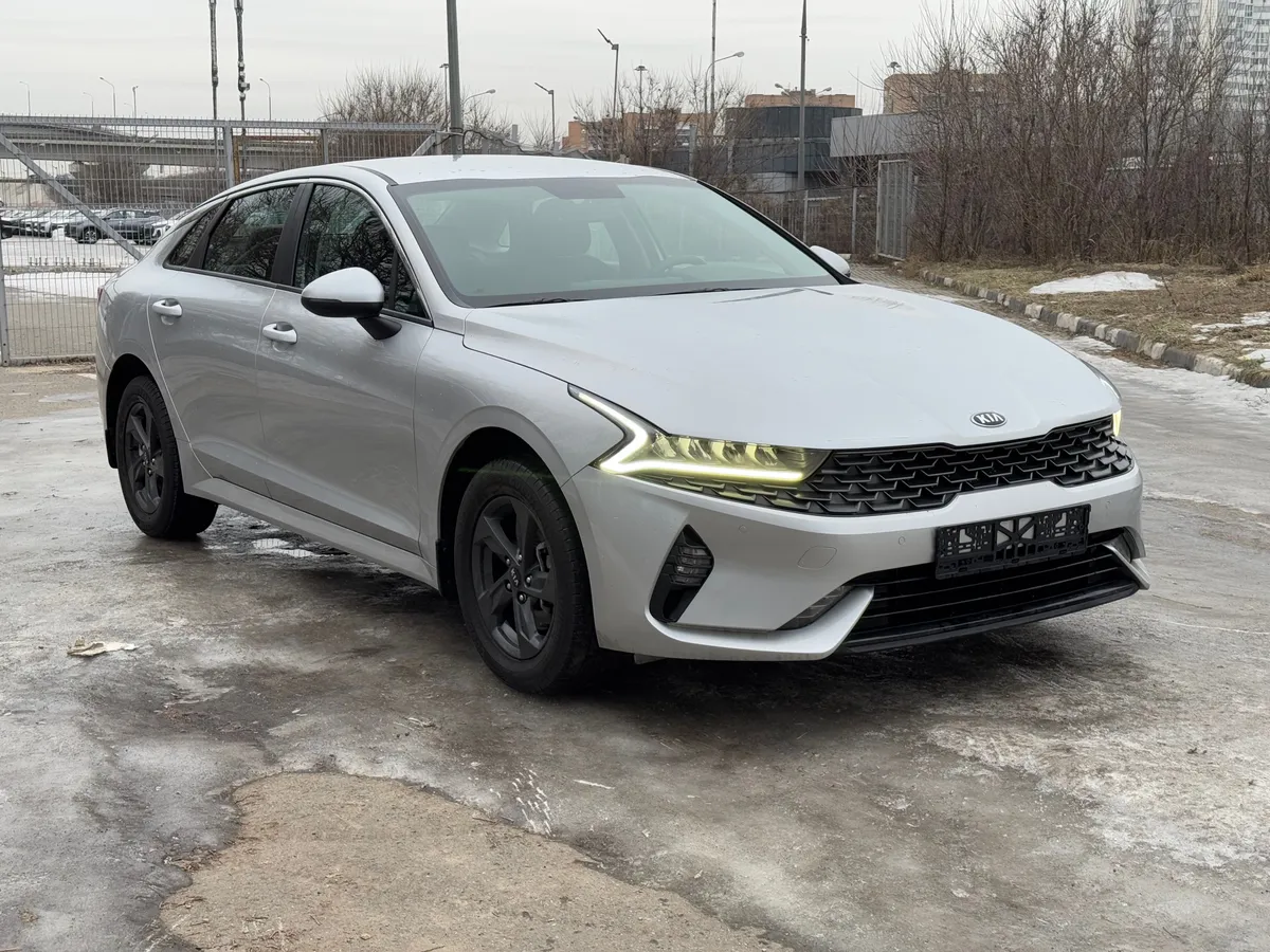 картинка Kia K5 2.0 AT (150 л.с.) от carsrent-spb.ru