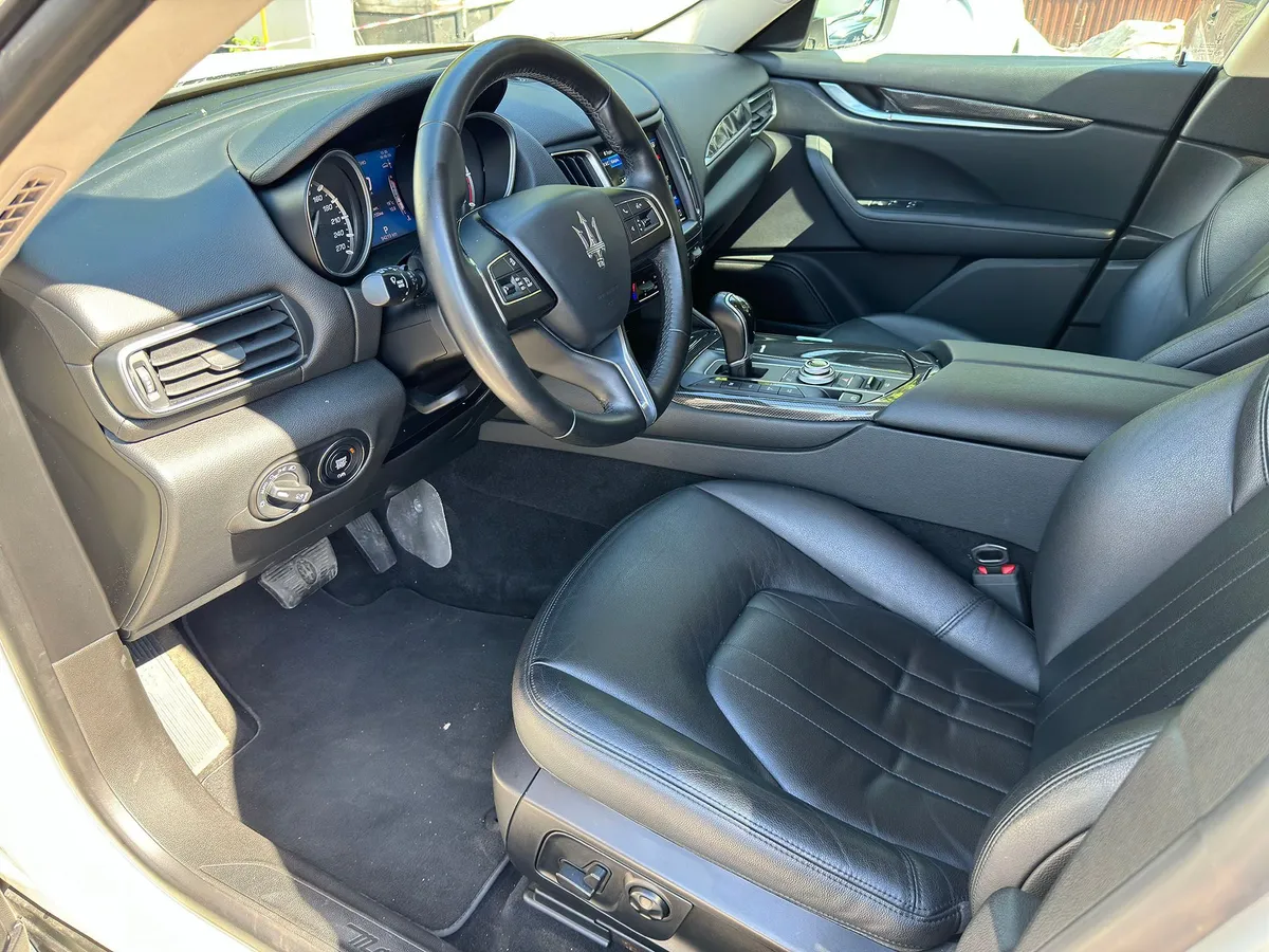 Maserati Levante 3.0 V6 AT (350 л.с.)