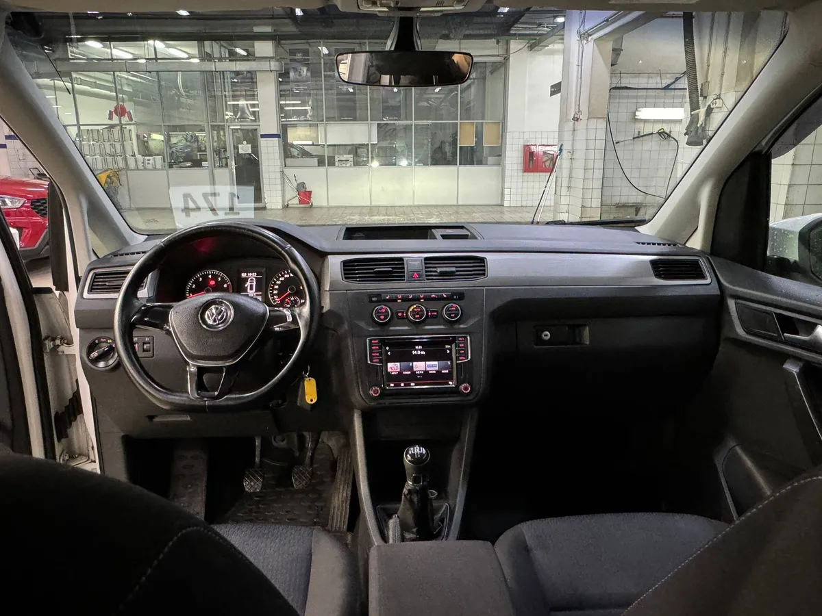 Volkswagen Caddy 1.6 MPI MT (110 л.с.)