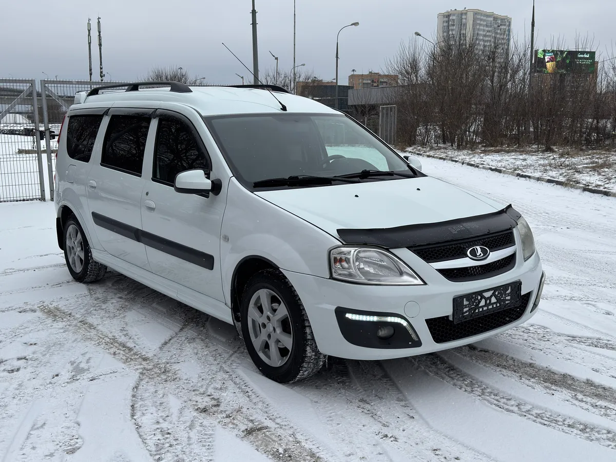 картинка ВАЗ (Lada) Largus 1.6 MT (106 л.с.) от carsrent-spb.ru