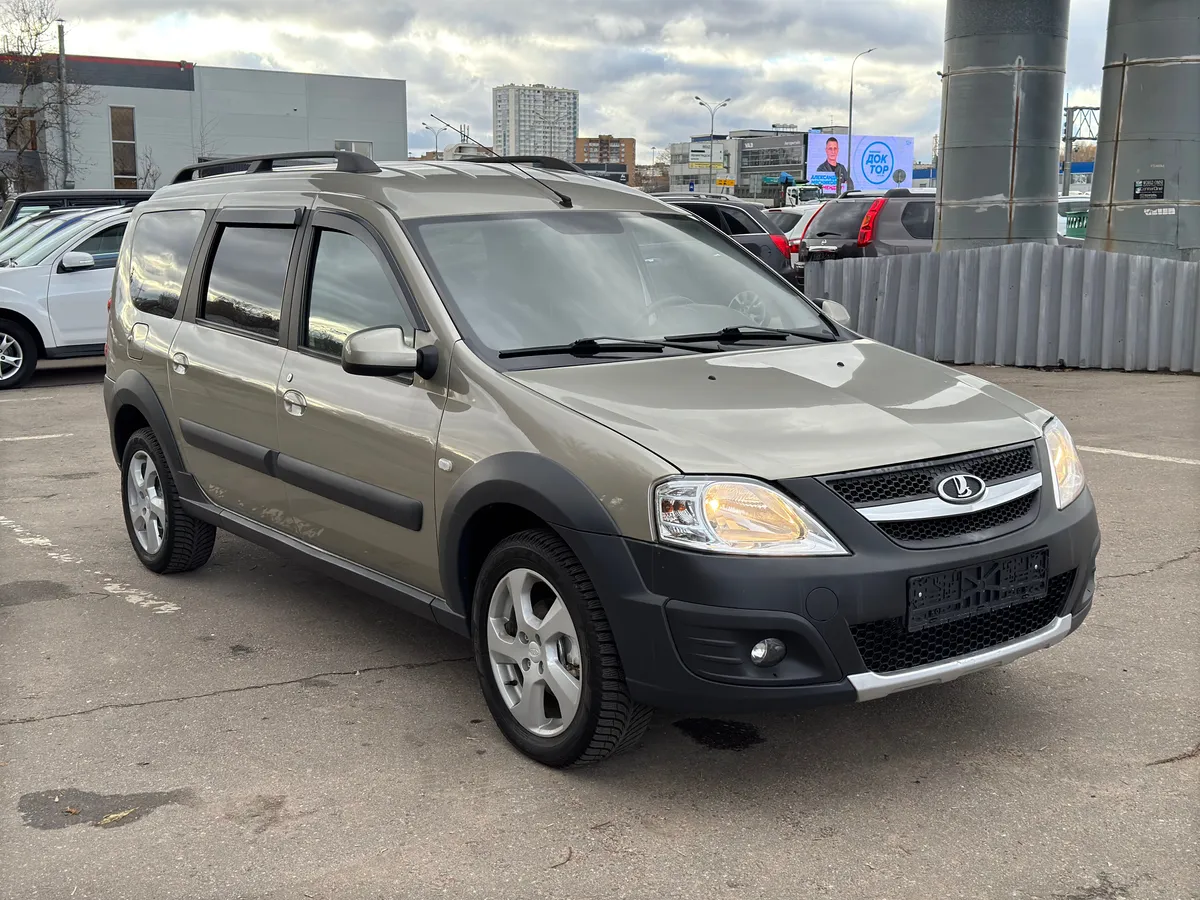 картинка ВАЗ (Lada) Largus 1.6 MT 16 кл (5 мест) (106 л.с.) от carsrent-spb.ru
