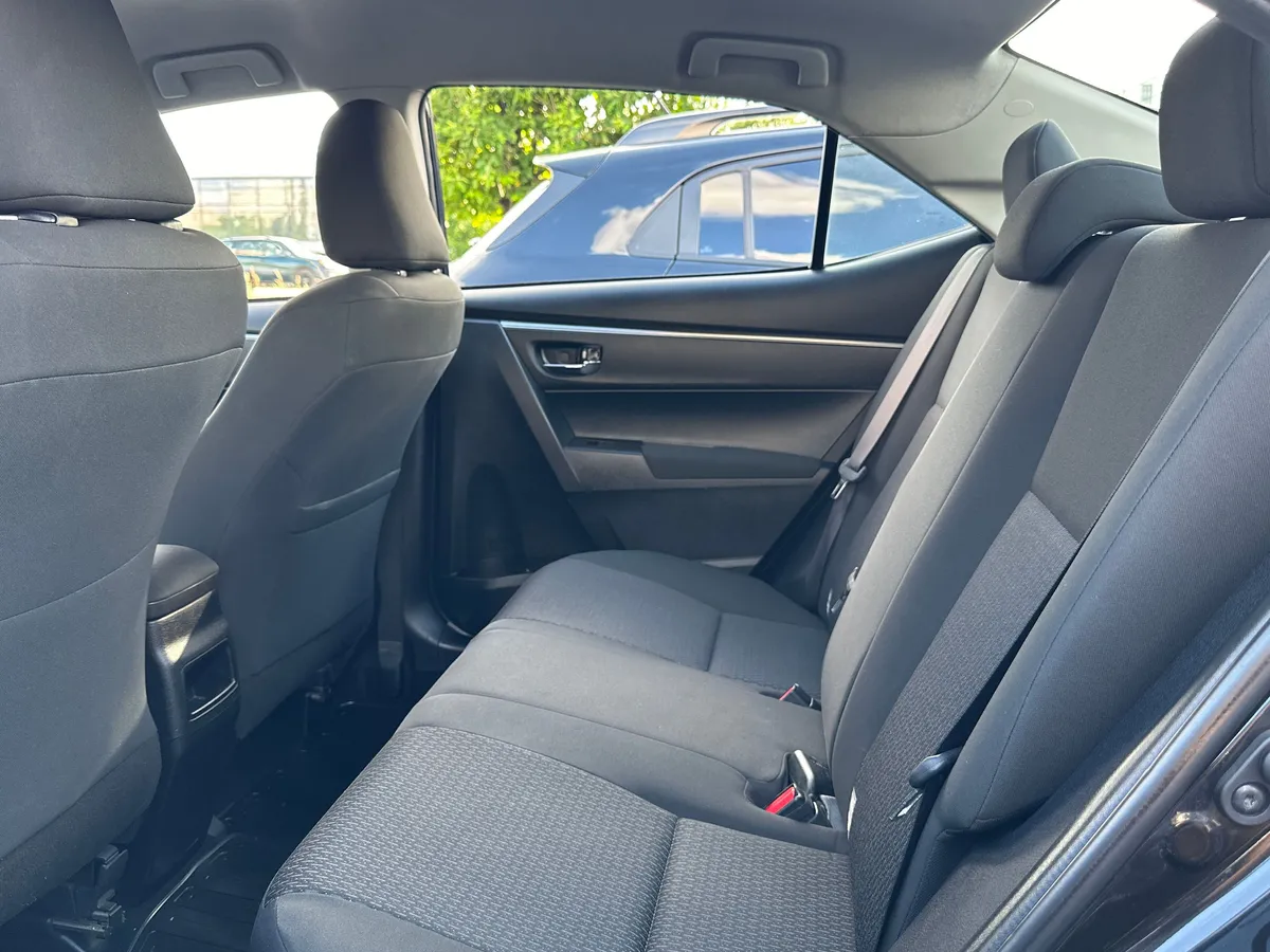 Toyota Corolla 1.6 CVT (122 л.с.)