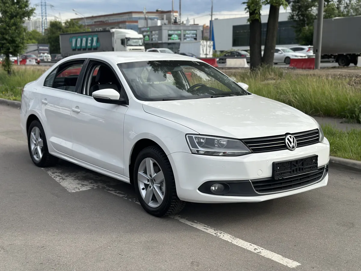картинка Volkswagen Jetta 2.0 TSI DSG (200 л.с.) от carsrent-spb.ru