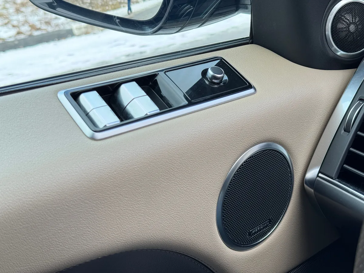 Land Rover Range Rover Sport 3.0 TDV6  AT AWD (249 л.с.)