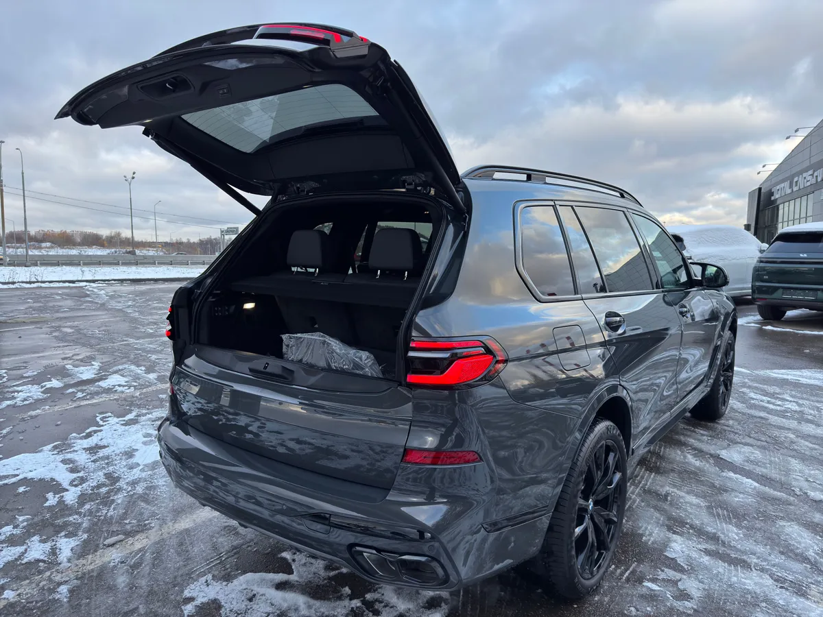 BMW X7 4.4 AT 4WD (530 л.с.)