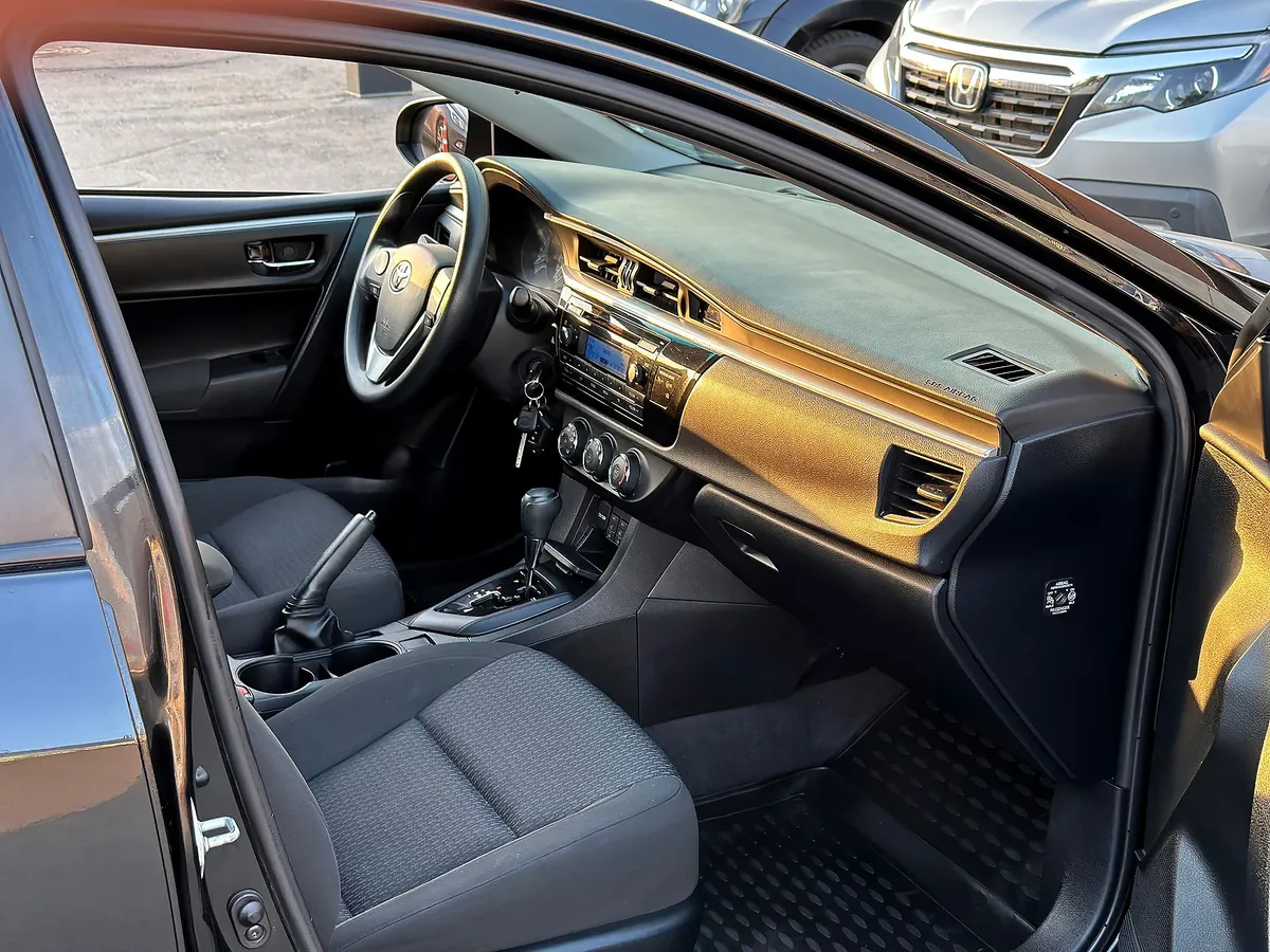 Toyota Corolla 1.8 (132 л.с.), бензин, АКПП, передний привод