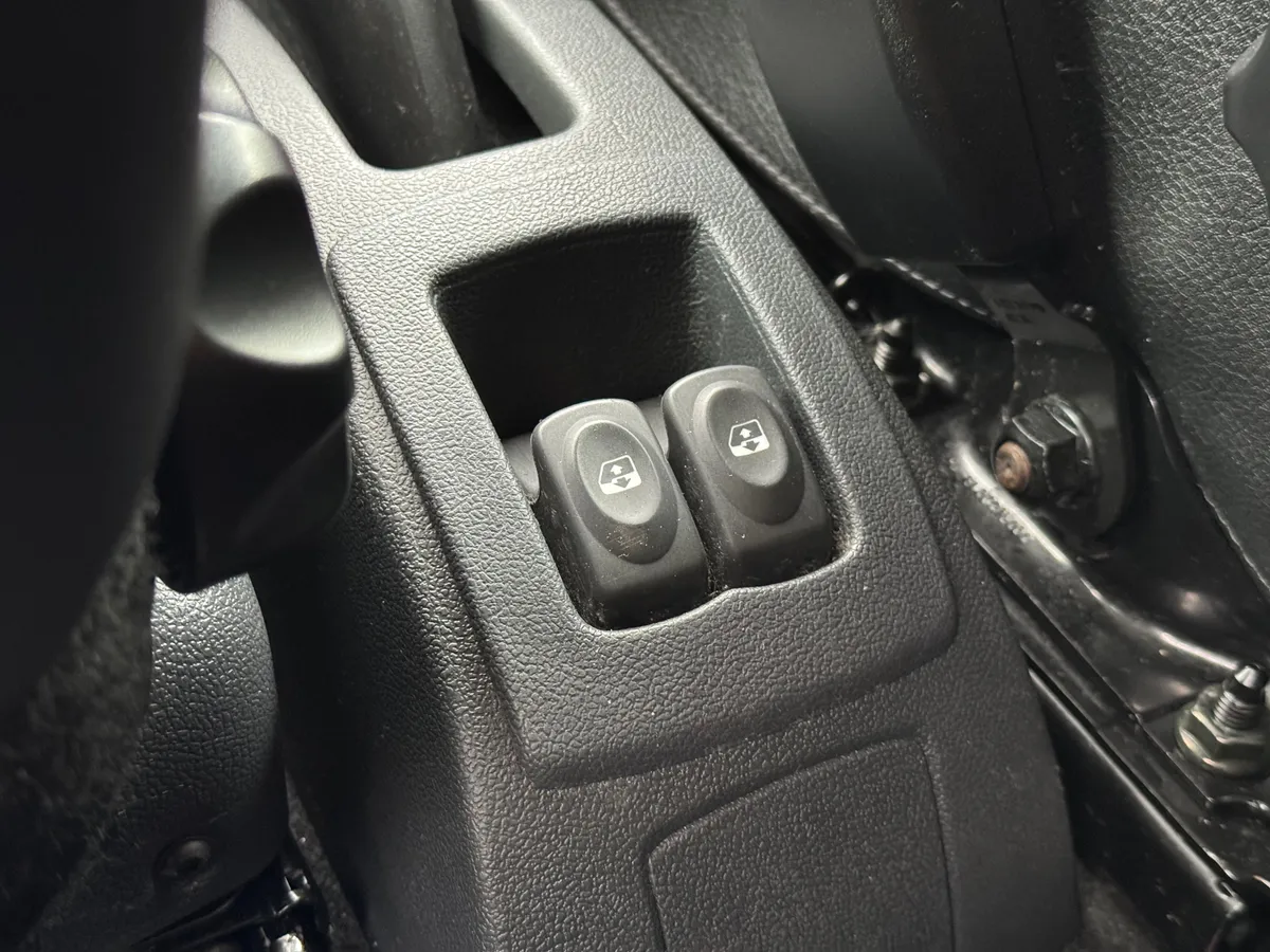 ВАЗ (Lada) Largus 1.6 MT 16 кл (5 мест) (106 л.с.)