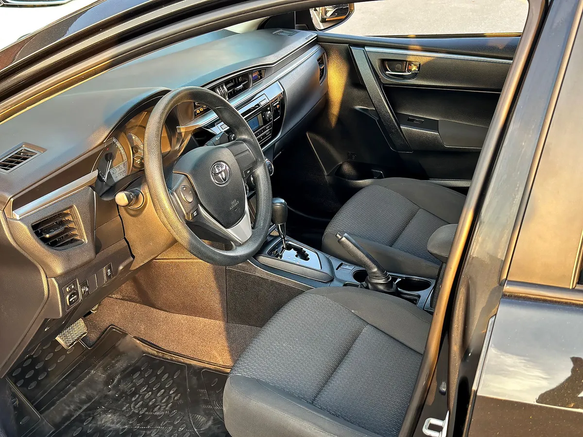Toyota Corolla 1.8 (132 л.с.), бензин, АКПП, передний привод