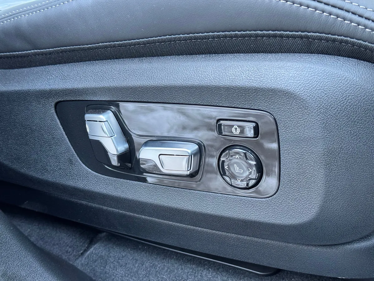 BMW X7 4.4 AT 4WD (530 л.с.)