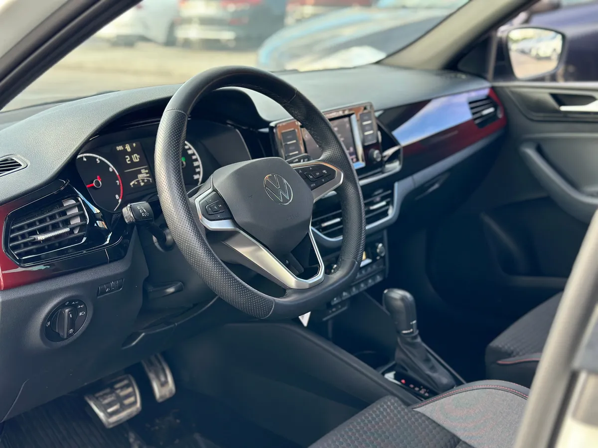 Volkswagen Polo 1.6 AT (110 л.с.)