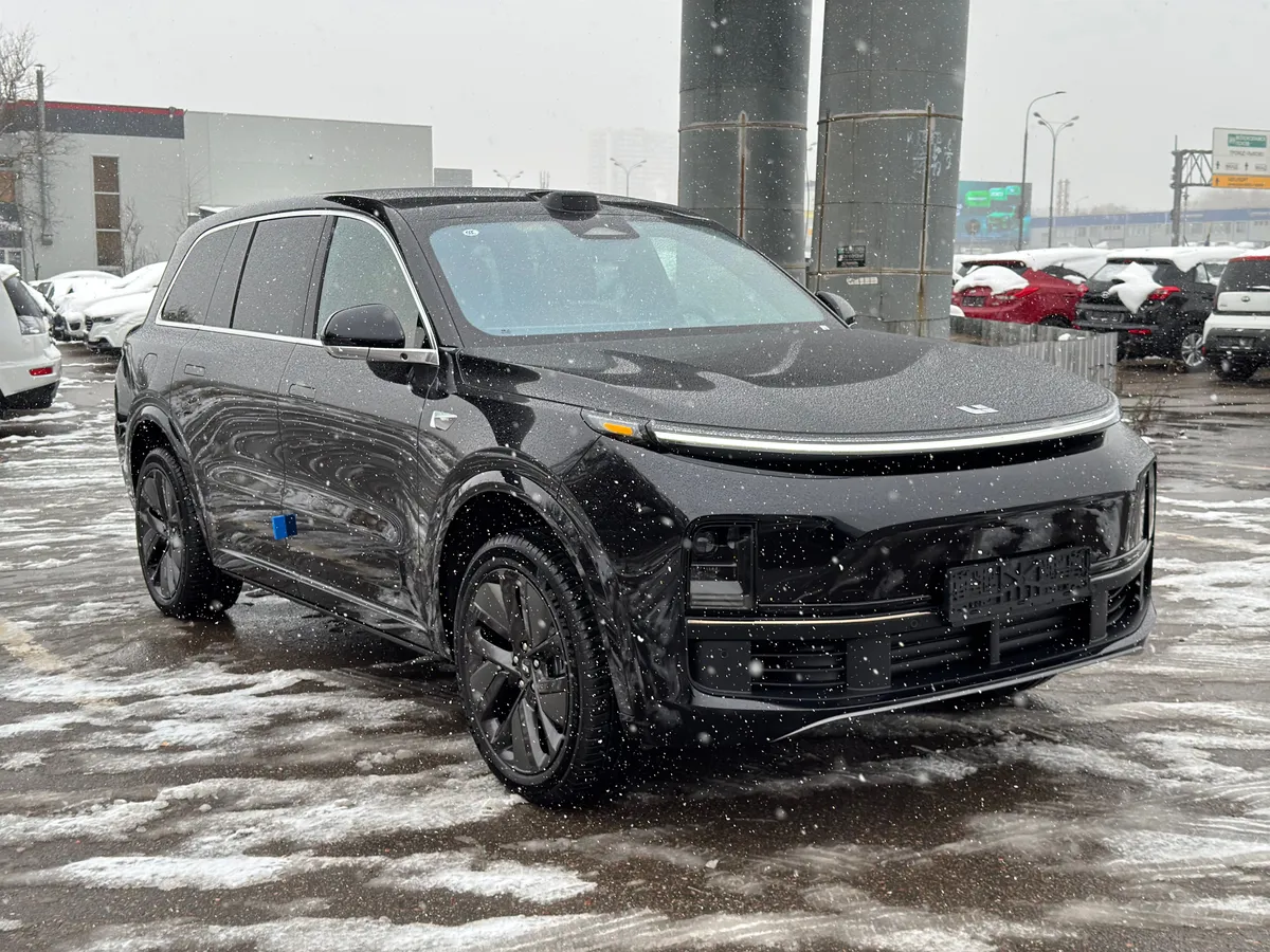 картинка LiXiang L9 1.5 AT 4WD (449 л.с.) от carsrent-spb.ru