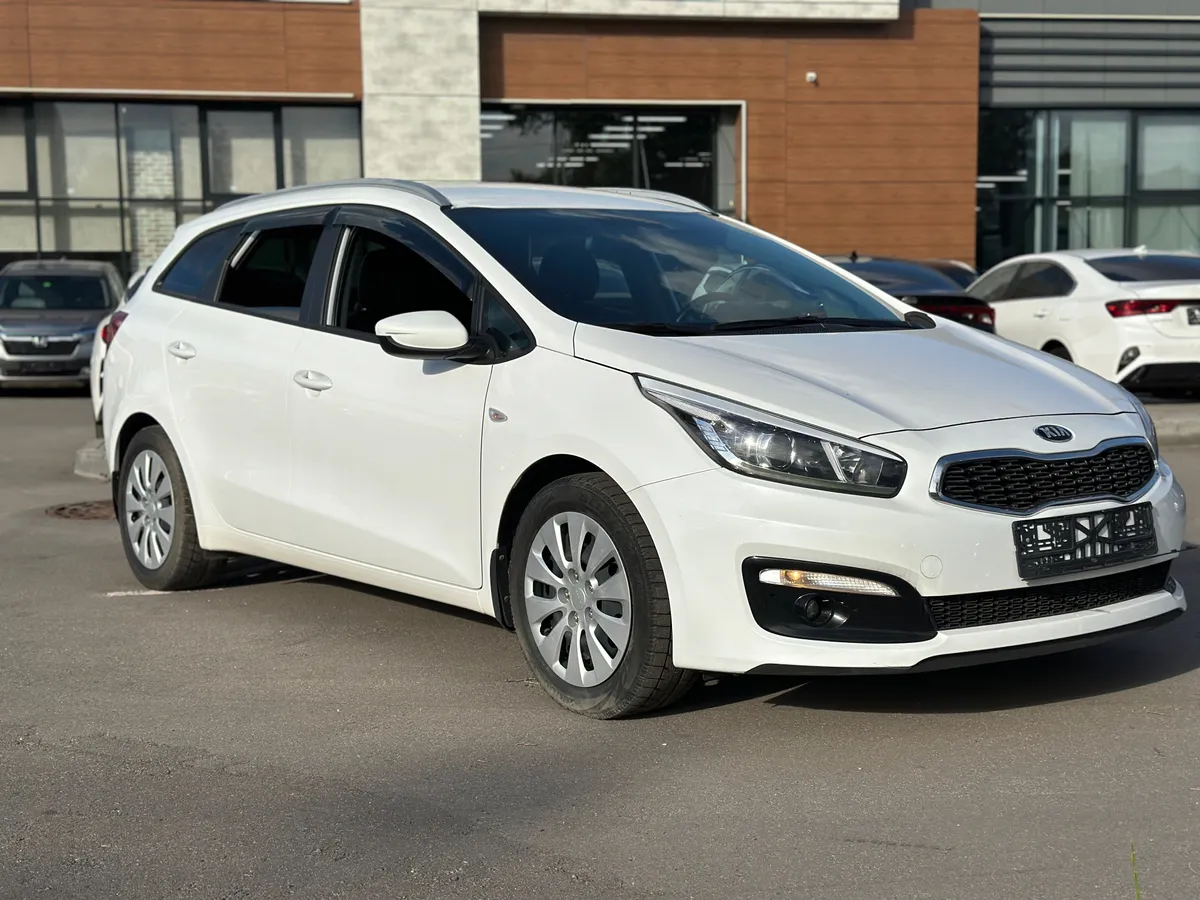 картинка Kia Ceed 1.6 AT (130 л.с.) от carsrent-spb.ru