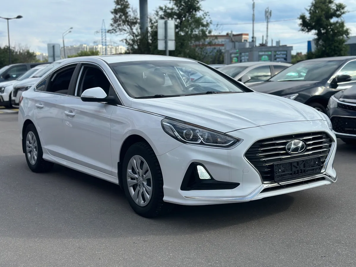 картинка Hyundai Sonata от carsrent-spb.ru