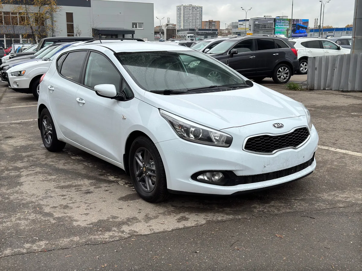 картинка Kia Ceed 1.6 AMT (135 л.с.) от carsrent-spb.ru