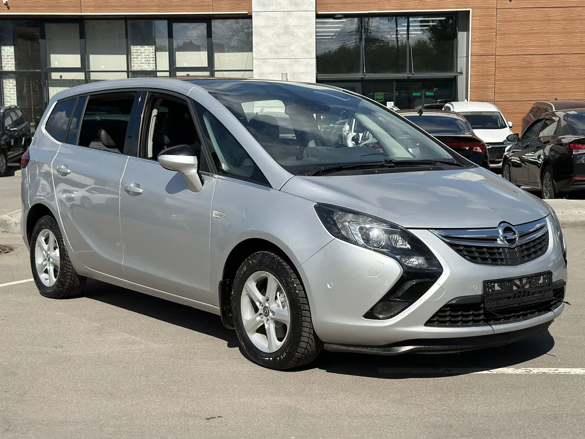 картинка Opel Zafira 1.6 AT (170 л.с.) от carsrent-spb.ru