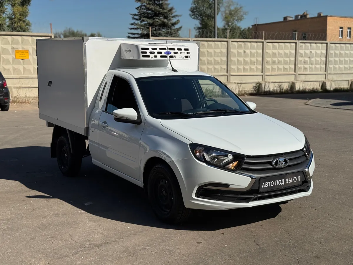 картинка ВАЗ (Lada) Granta 1.6 MT (106 л.с.) от carsrent-spb.ru