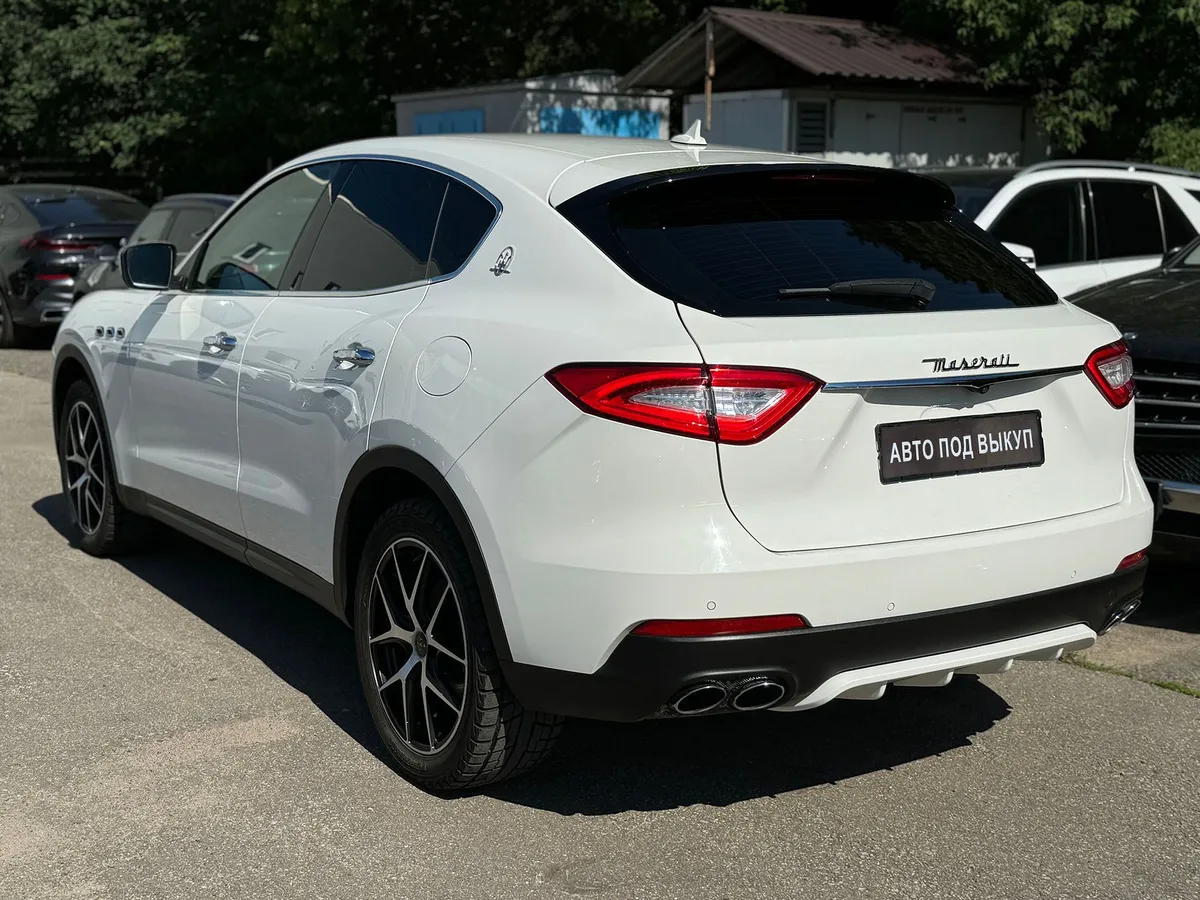 Maserati Levante 3.0 V6 AT (350 л.с.)