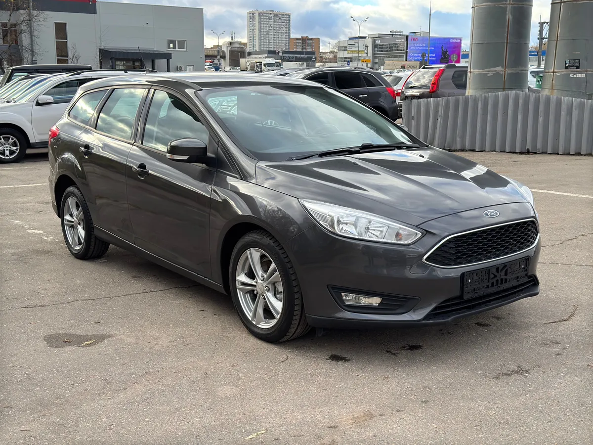 картинка Ford Focus 1.6 Ti-VCT MT (105 л.с.) от carsrent-spb.ru